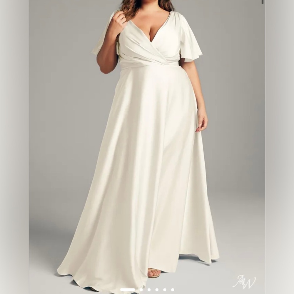 Plus size 30 NWT *ivory* AW Bridal Furst dress